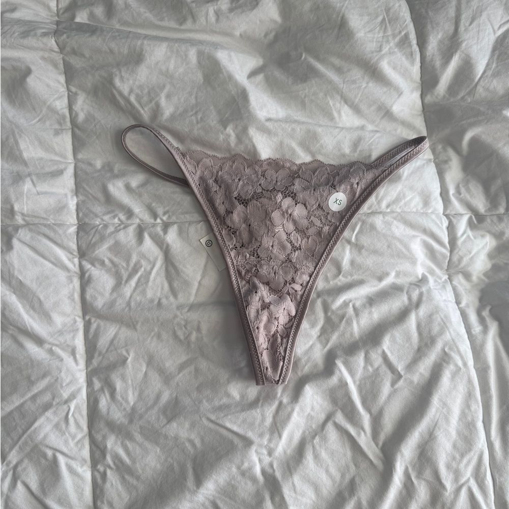 Gilly Hicks Lace Thong Panty XS NWT Lavender Mauve